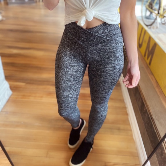 MAKE YOUR MARK CRISSCROSS LEGGINGS-GREY - Picture 10 of 11